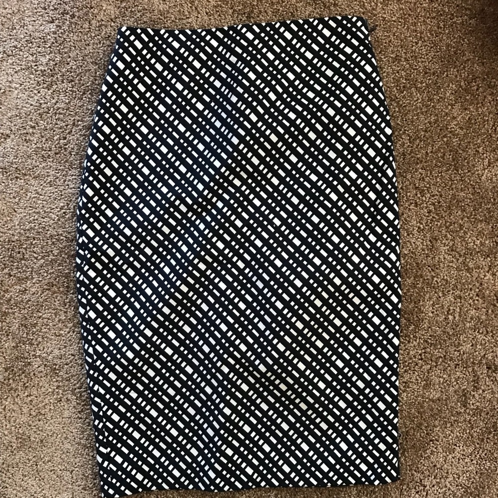Express skirt. Size 2. Pencil skirt.